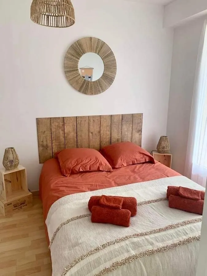 Appartement Cosy 1 Chambre Pour 2 Pers - Renove - Terrasse - Parking Dinard 0*,  Frankrig
